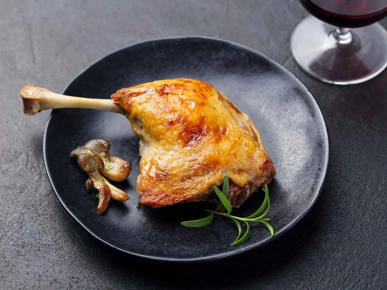 Ankka-confit ja tattipaistos
