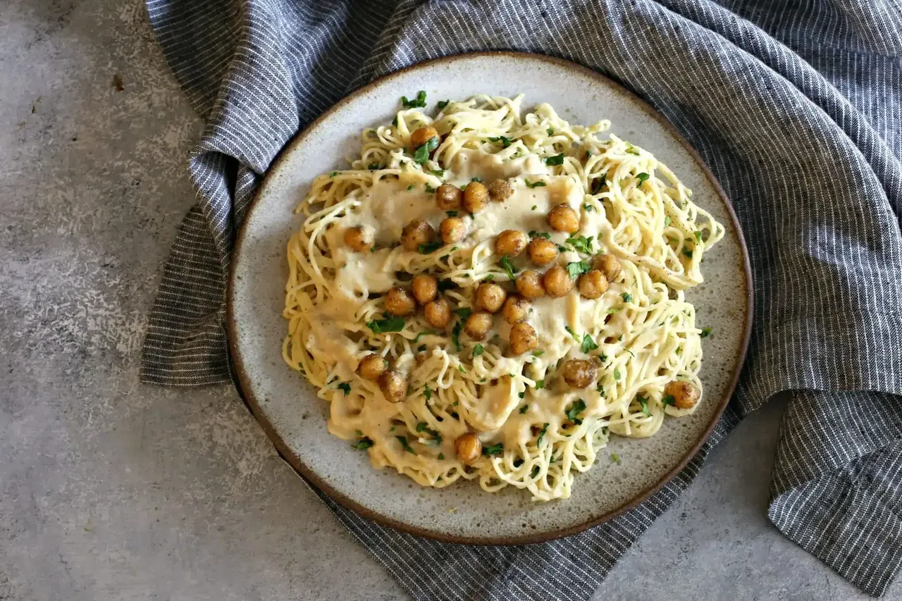 Kikherne-limonellopasta