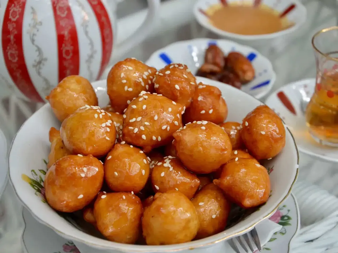 Arabialaiset Luqaimat -donitsit