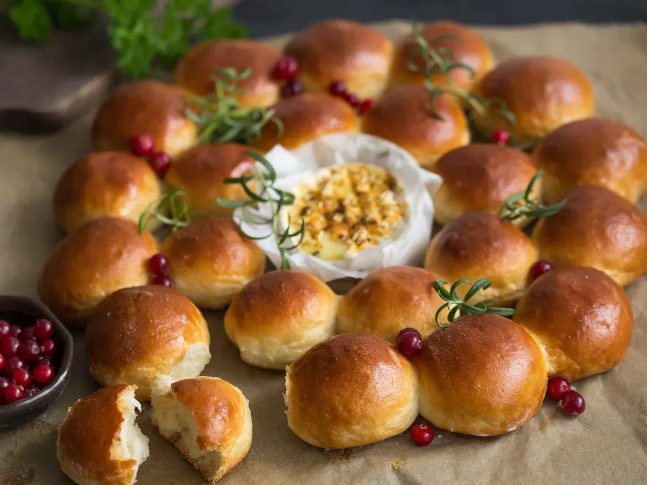 Camembert -leipänen