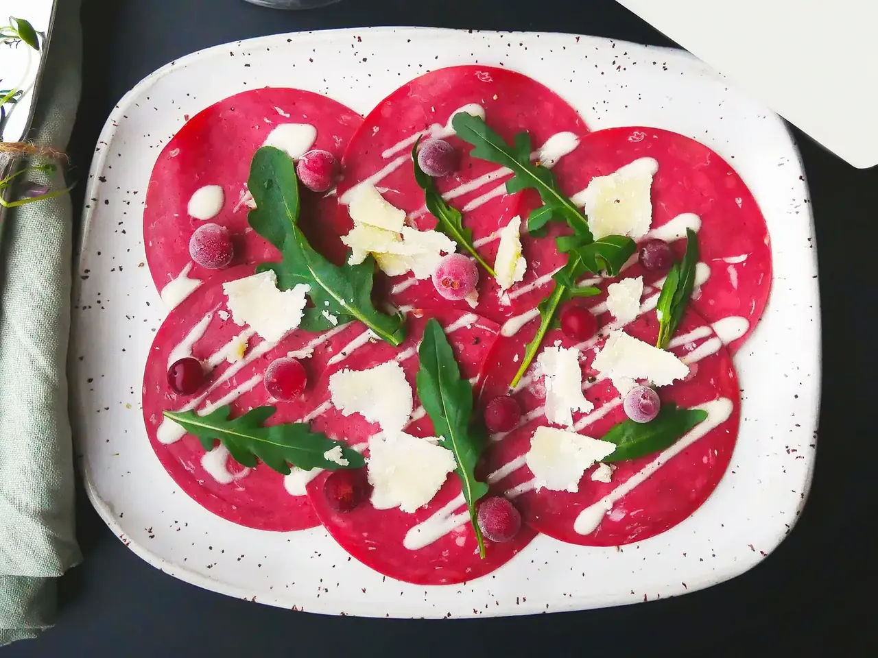 Kylmäsavuporocarpaccio