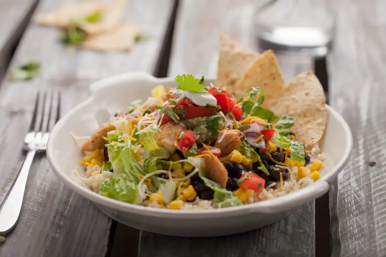 Chipotle-mustapapusalaatti
