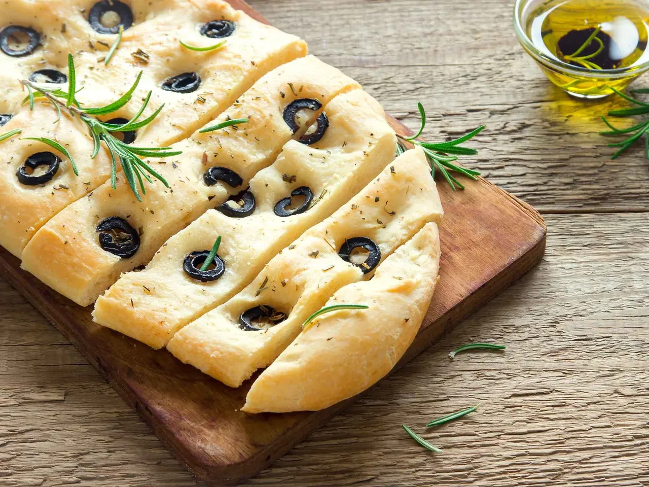 Fenkolinen focaccia oliivella