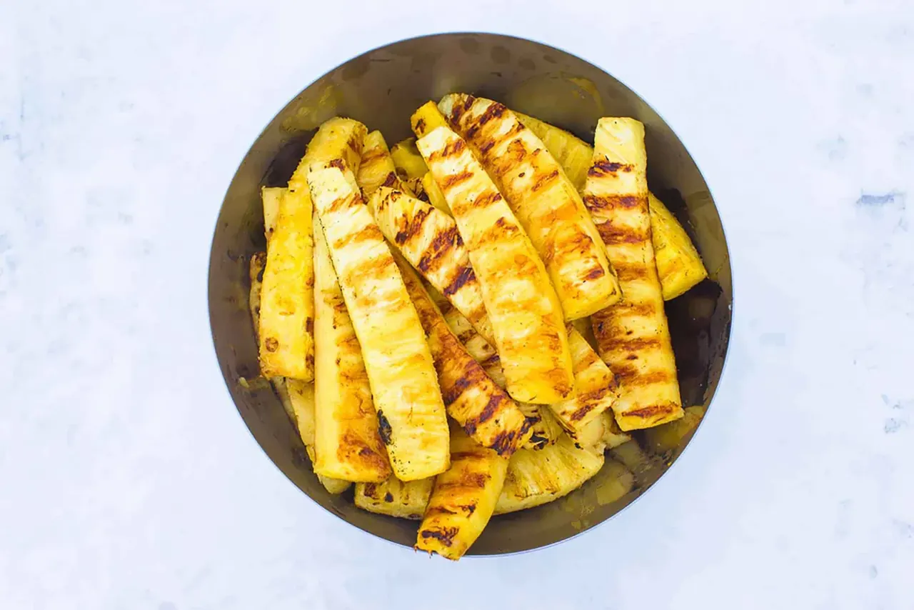 Grillatut ananakset