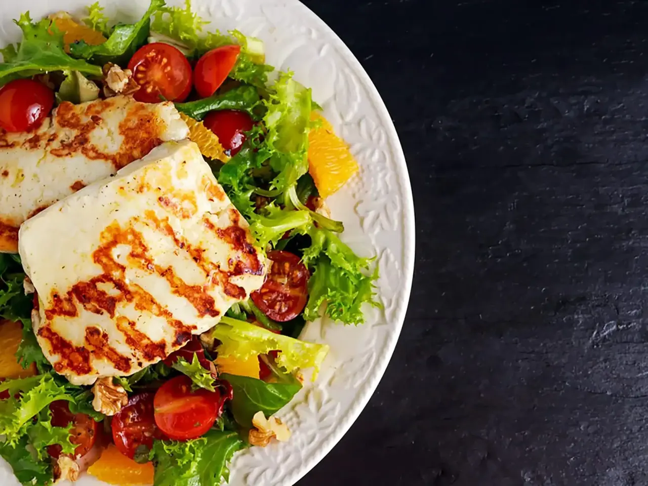 Halloumi-tomaattisalaatti
