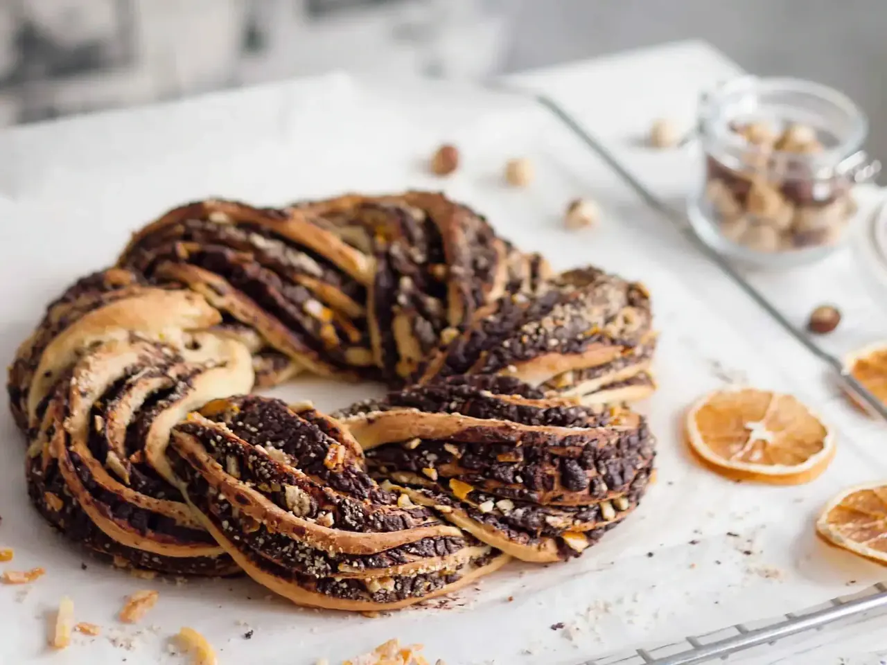 Hasselpähkinä-appelsiinikranssi