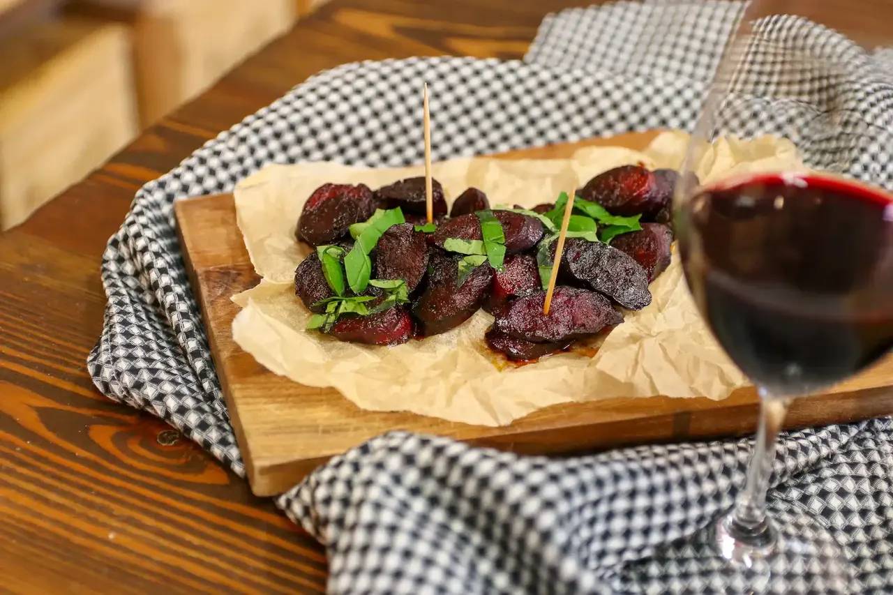Chorizoa punaviinissä