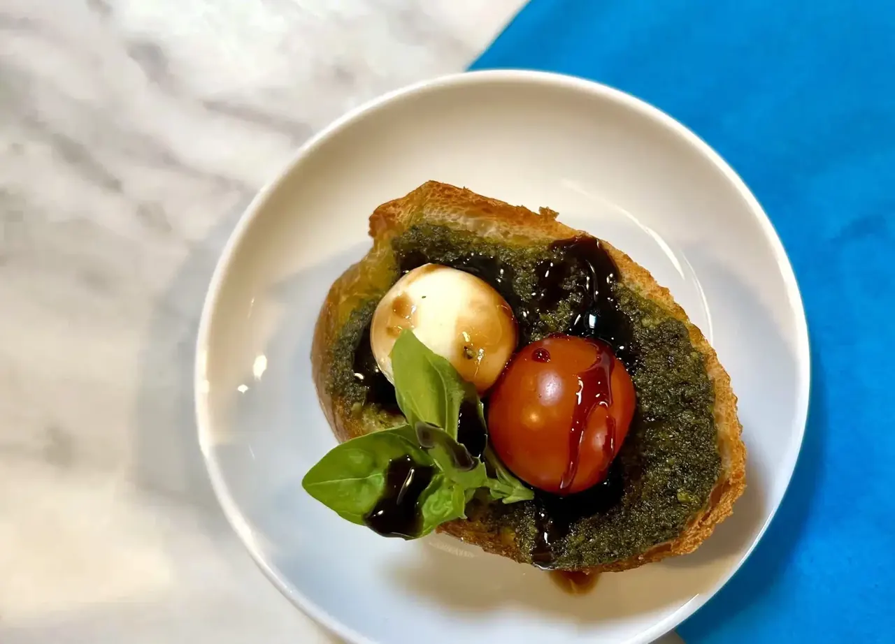 Caprese-leivät