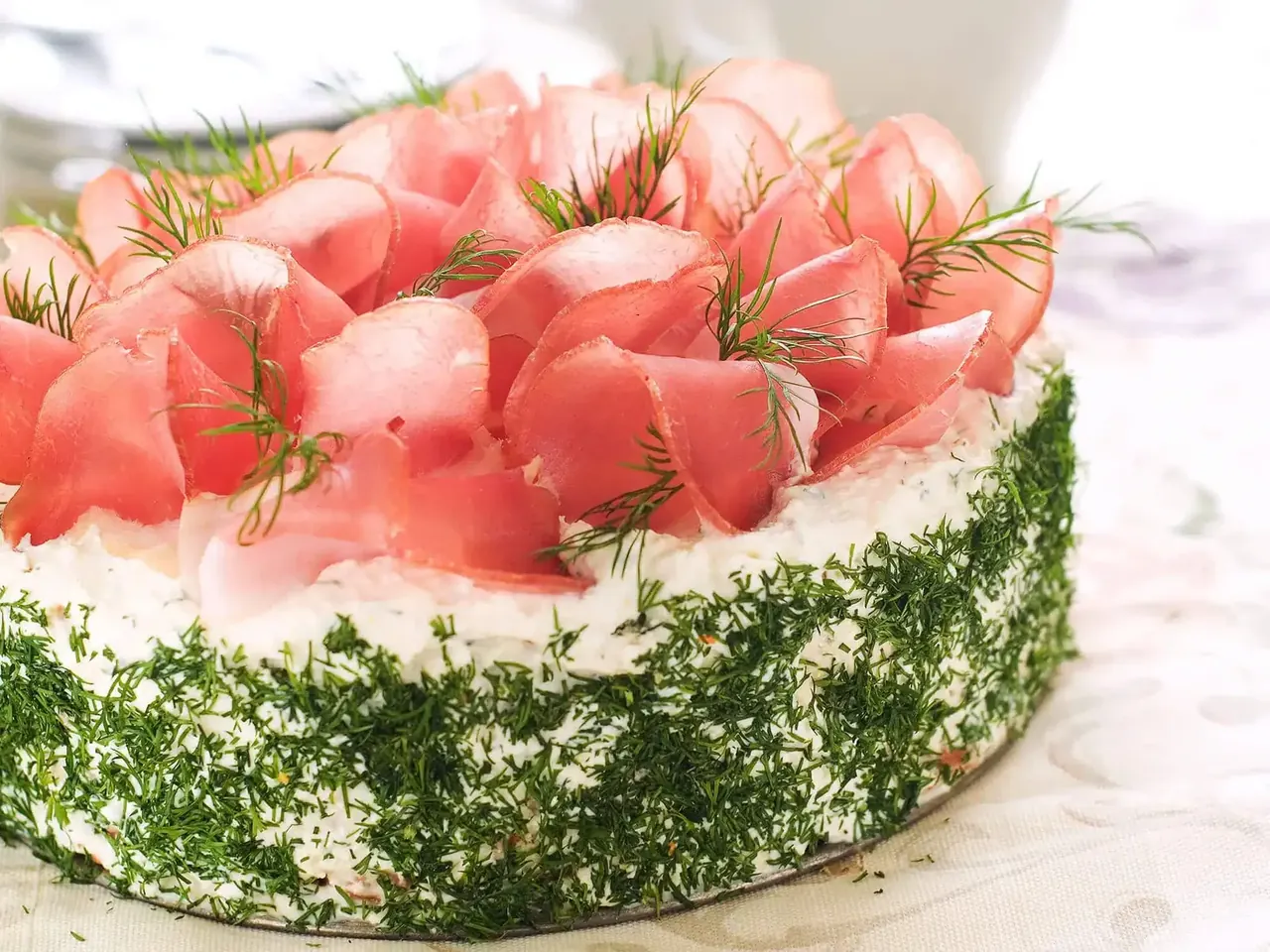 Isoäidin suolainen kinkkukakkunen