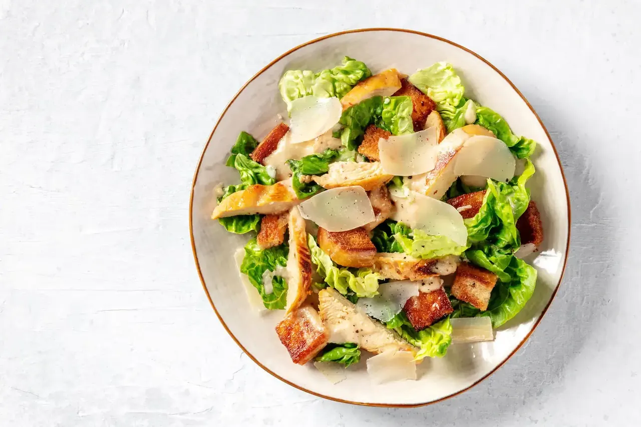 Kana-caesarsalaatti