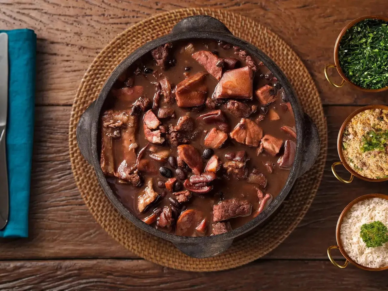 Lihaisa mustapapu-feijoada