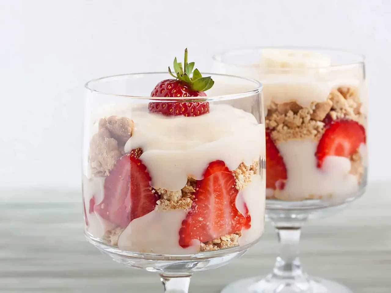 Mansikka ranskankerma triffle