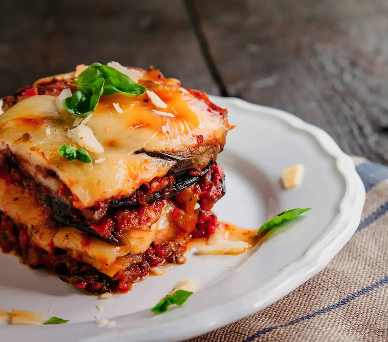 Melanzane alla parmigiana eli italialainen munakoisovuoka