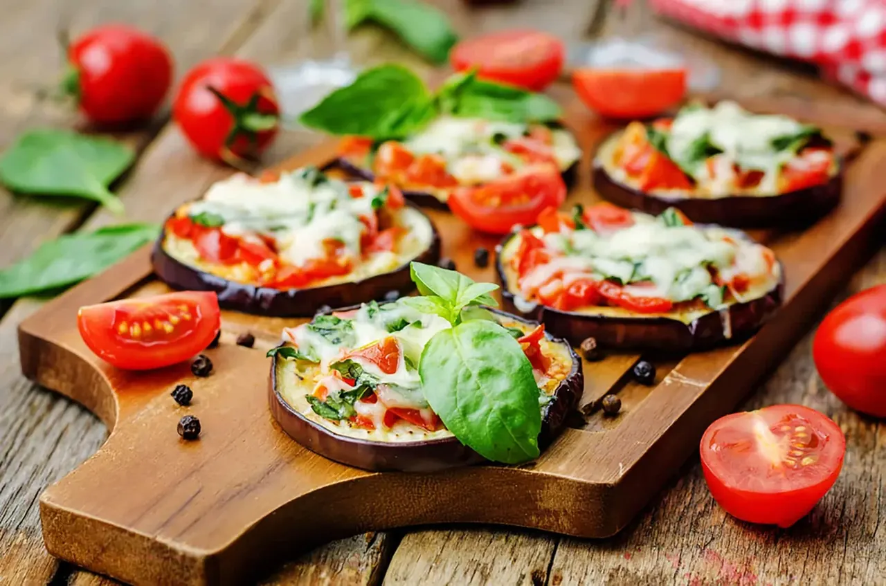 Munakoisopizza tomaatilla