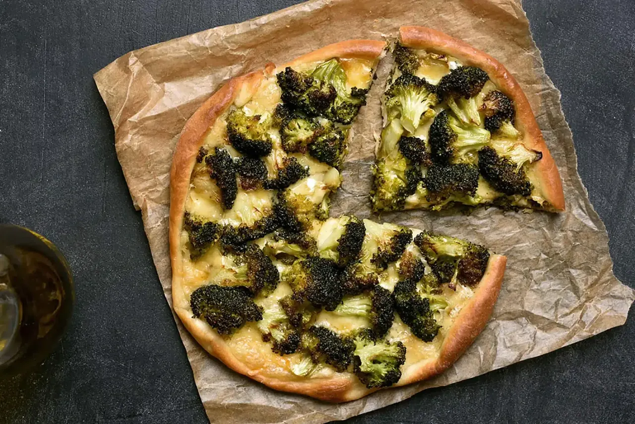 Naanpizza broccolilla