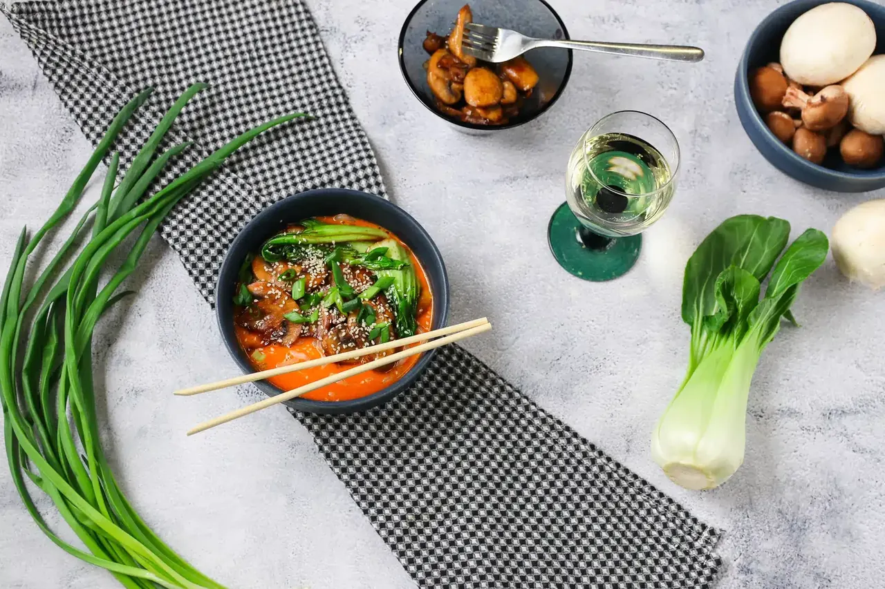Pähkinäiset udon-nuudelit