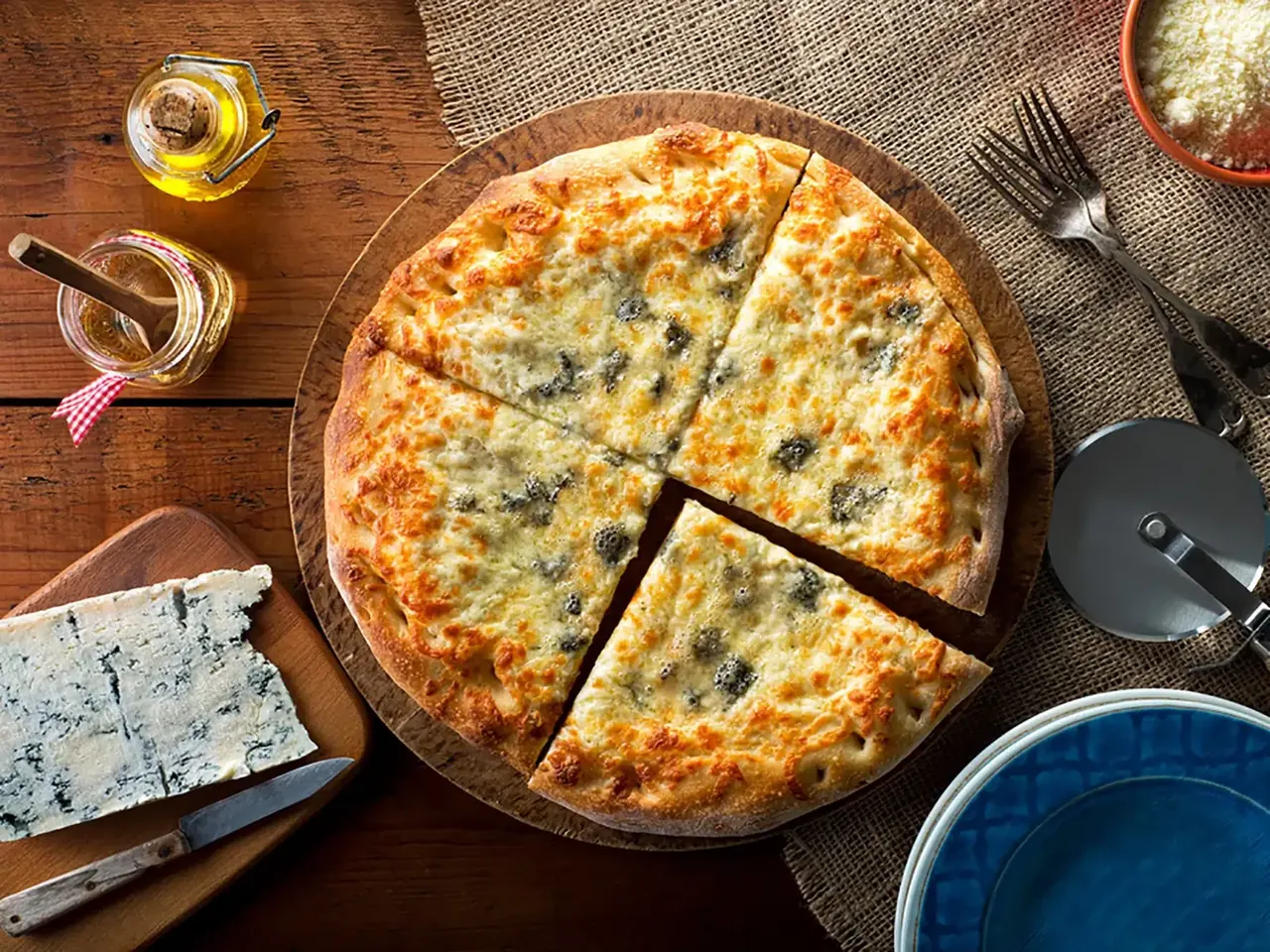 Persikka-homejuustopizza