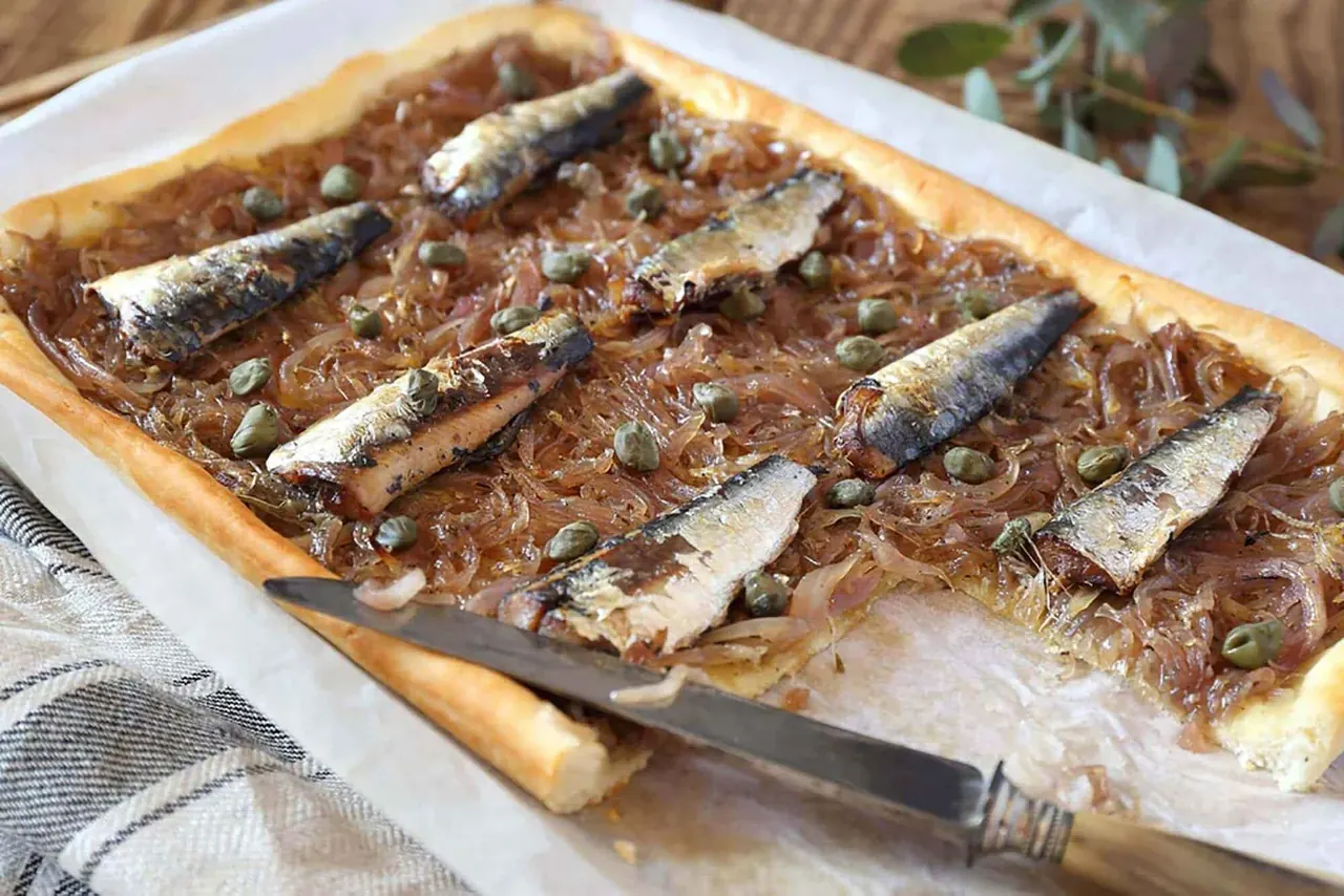 Pissaladiéren eli ranskalaisen sipulipiiras