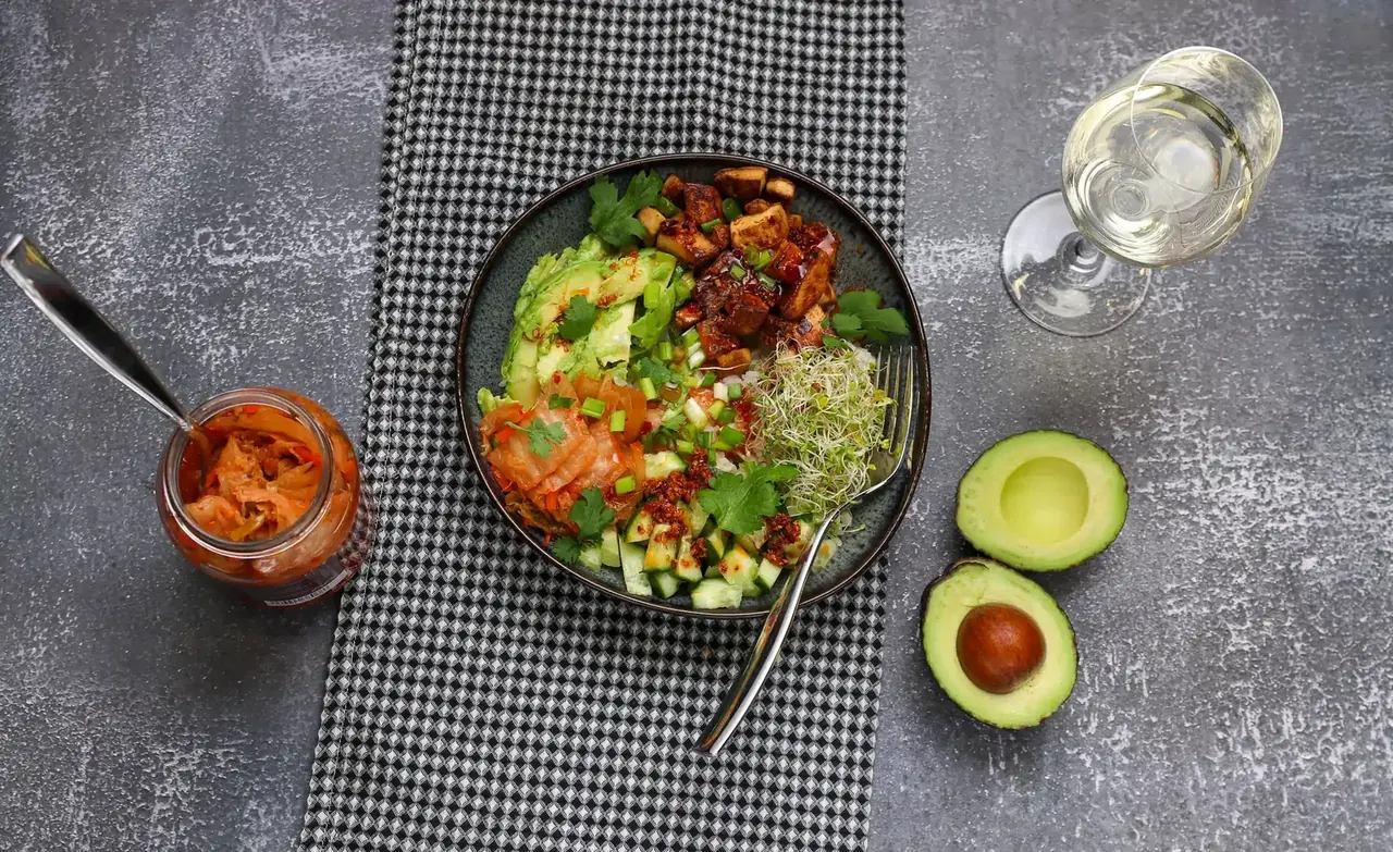 Poke kulho eli poke bowl