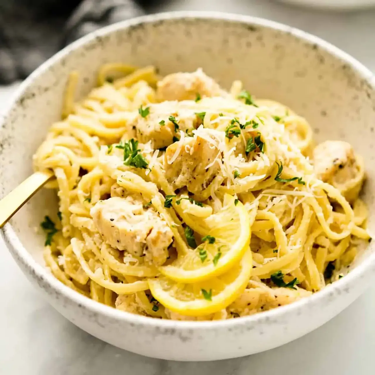 Pollo al limone – sitruuna-broileripasta!