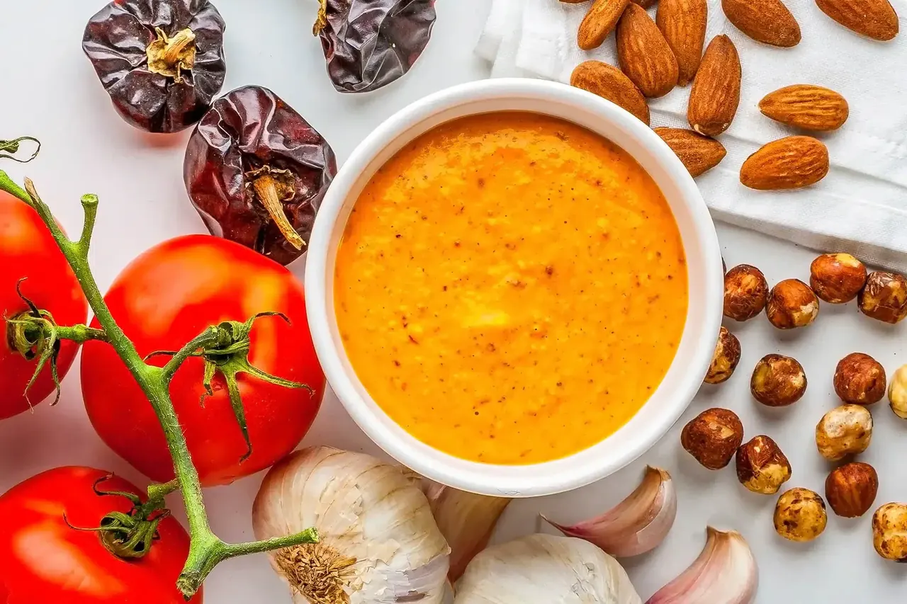 Romesco-kastike ja varhaiskasvikset