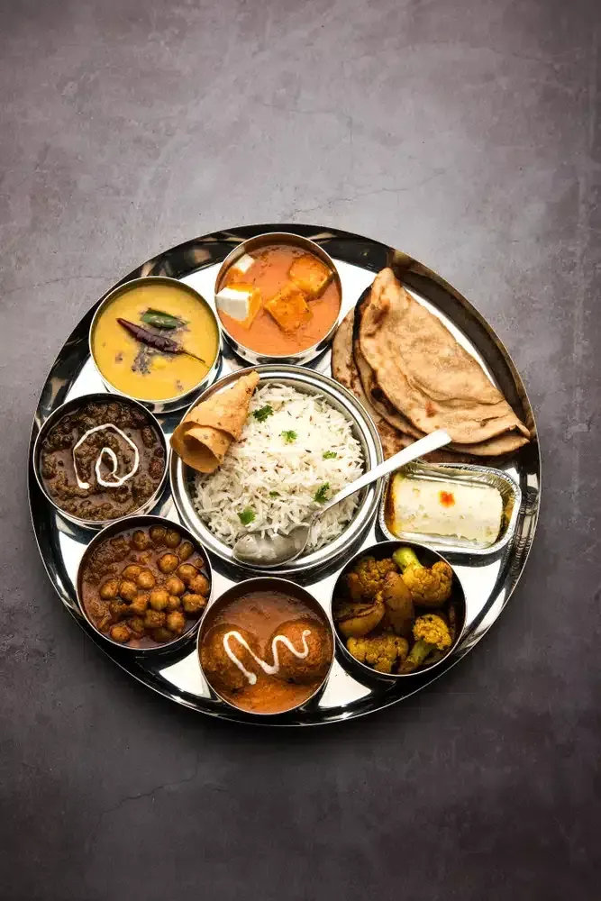 Intialainen thali-ateria