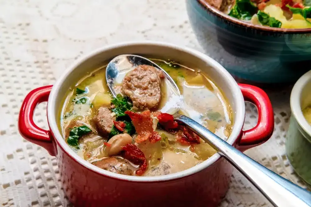 Zuppa Toscana - toscanalainen makkarakeitto