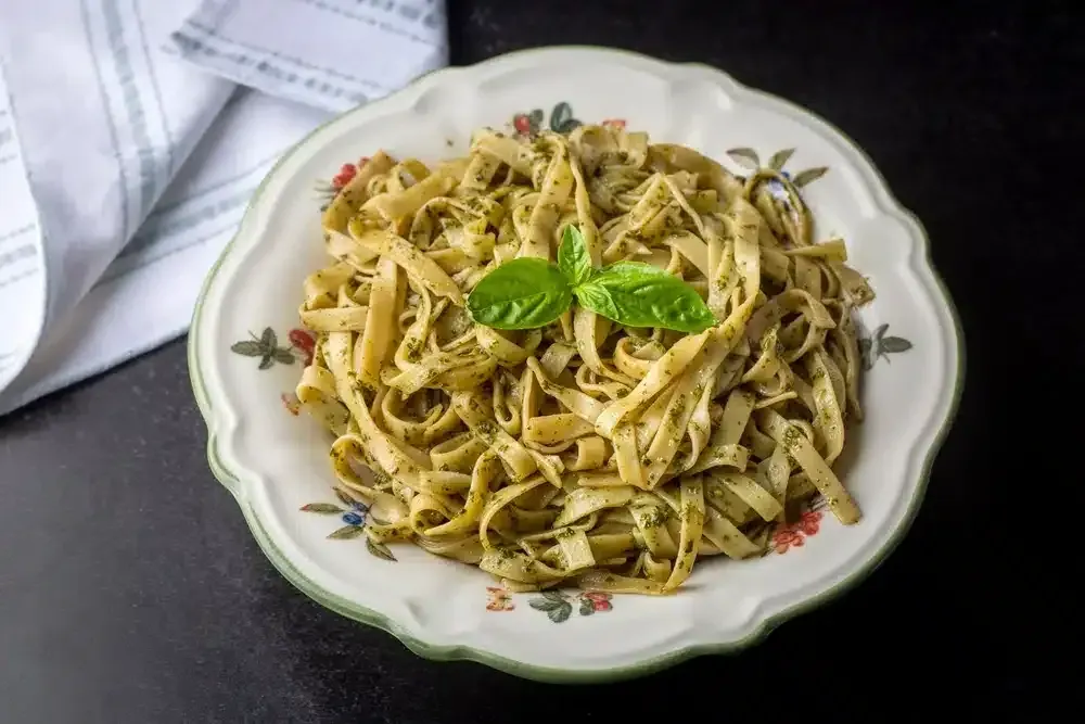 Herkkusieni-pestopasta