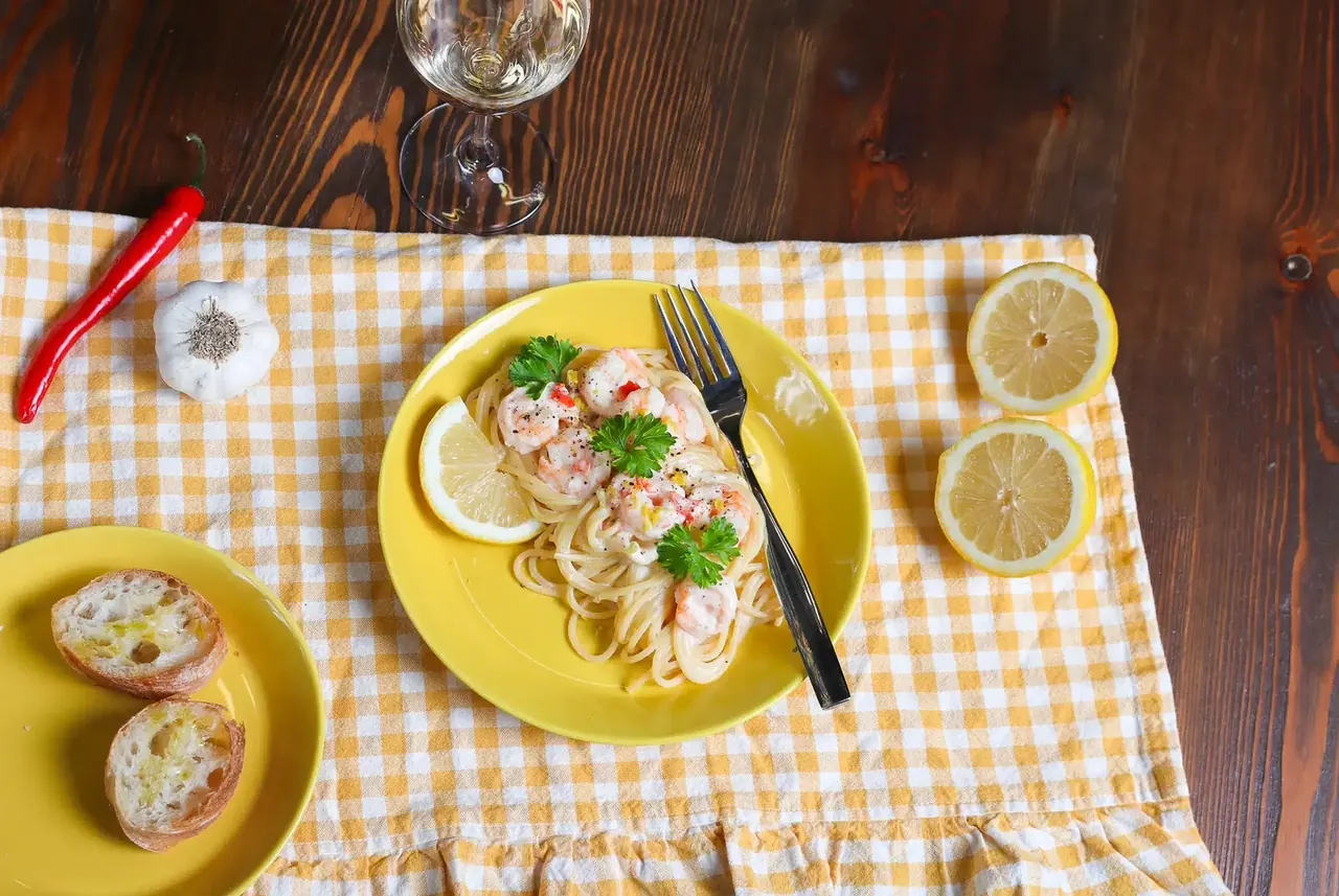 Sitruunainen katkarapupasta