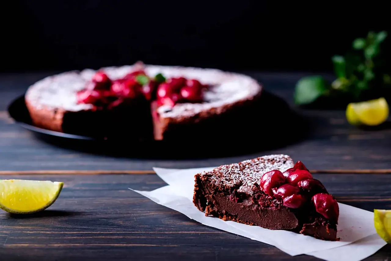 Suklainen clafoutis