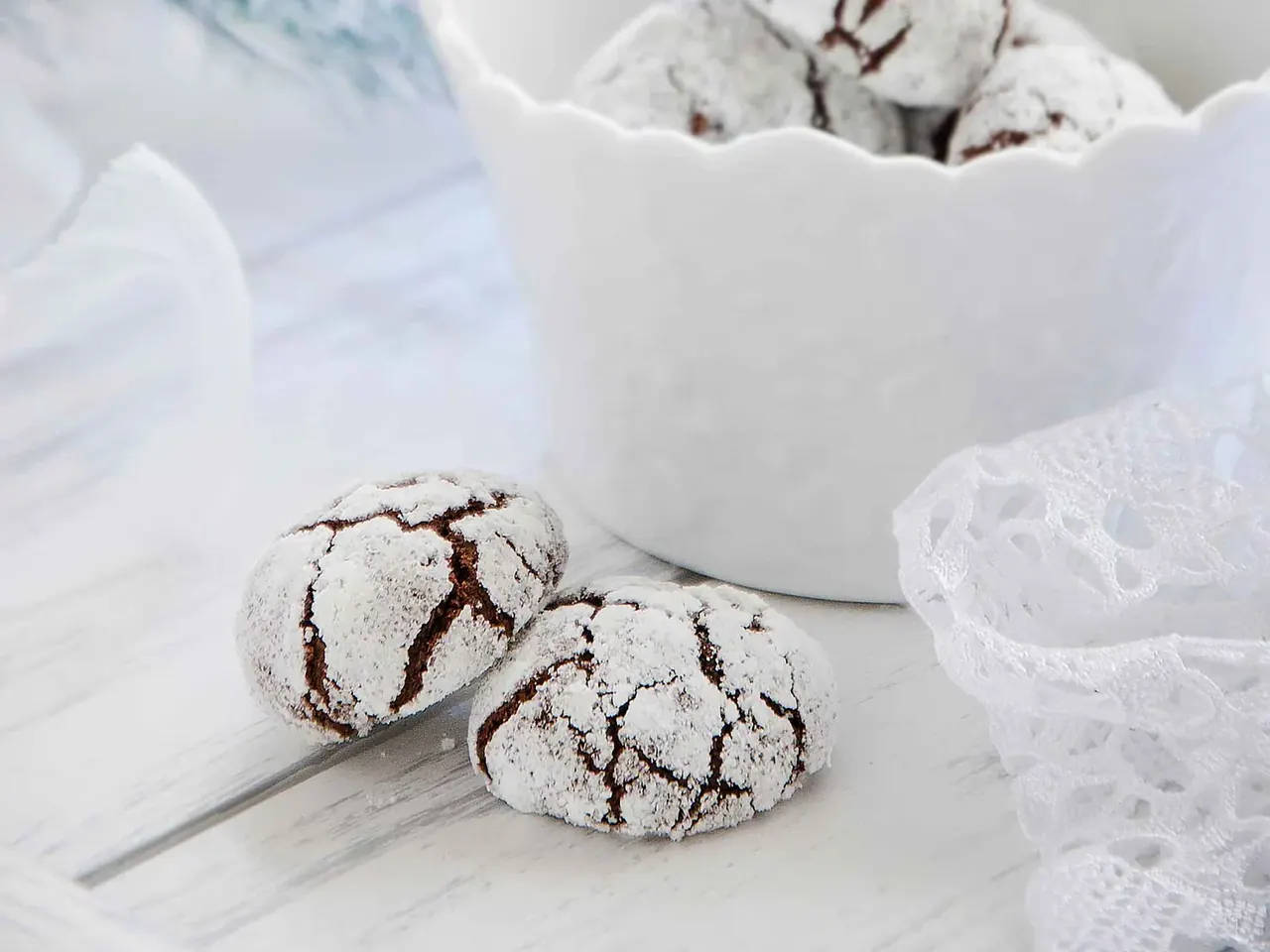 Kaakaokeksit - crinkle cookiet