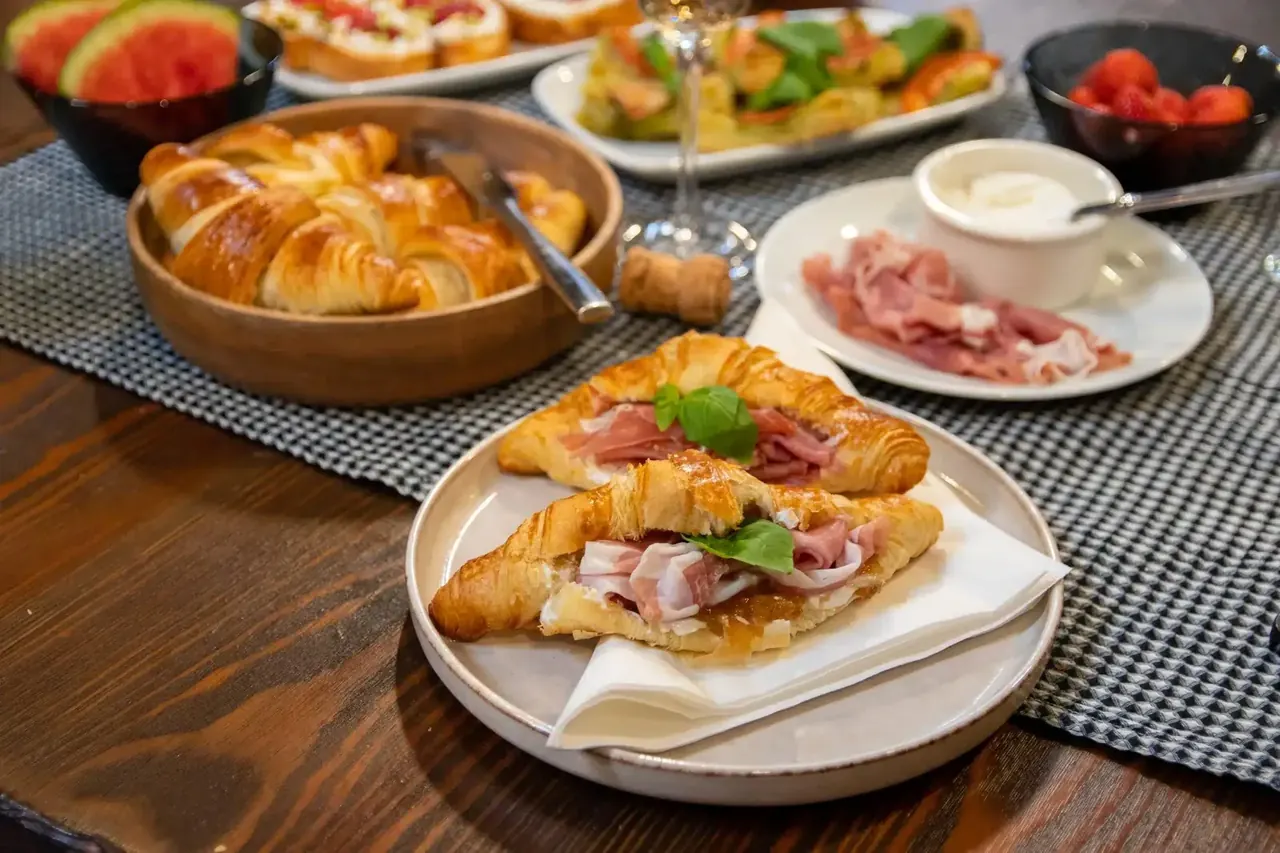 Täytetyt croissantit