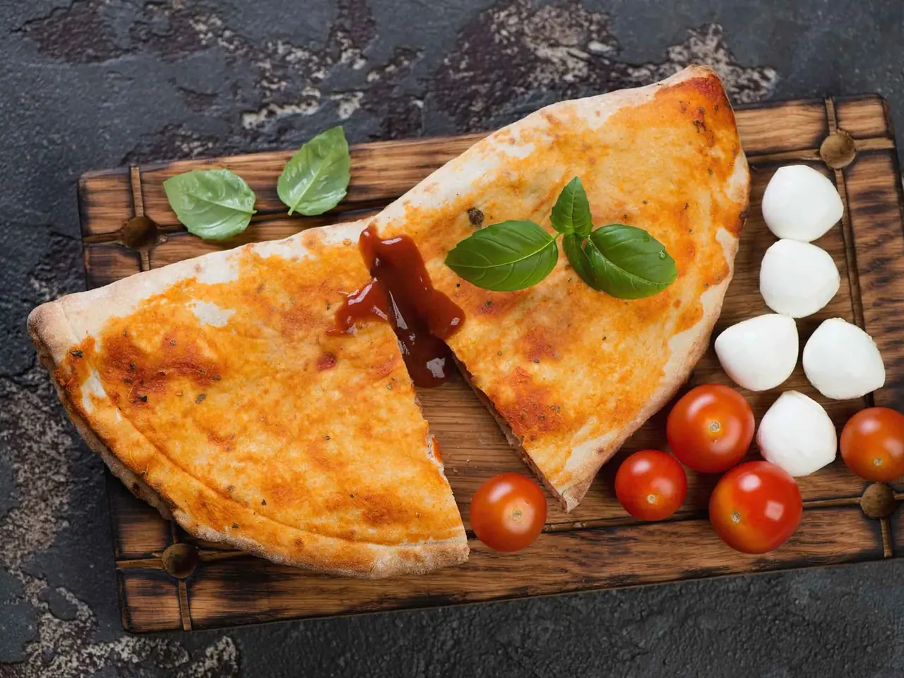 Tomaatti-cola calzone