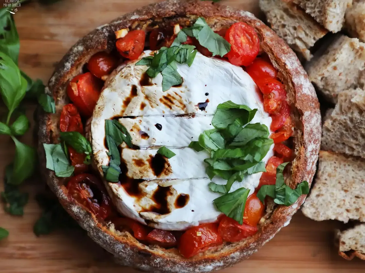 Uuni-camembert juustoleipä