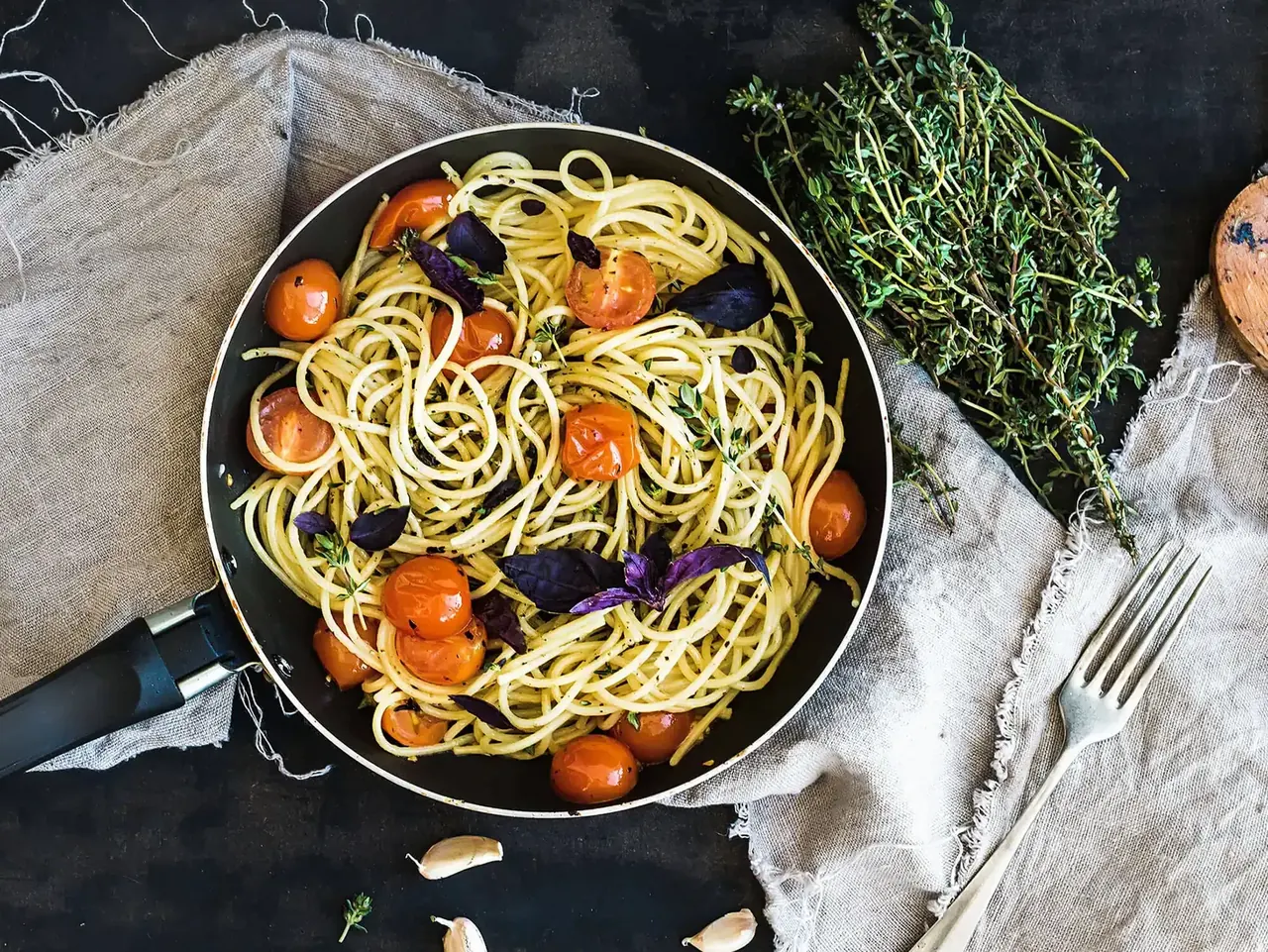 Yhden pannun pestopasta